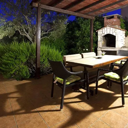 Apartments Jobst Vela Luka