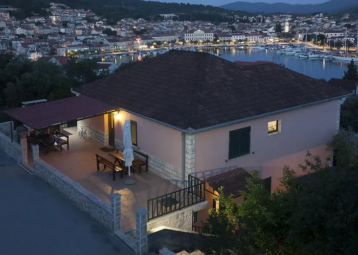 Апартаменты Jobst Вела-Лука